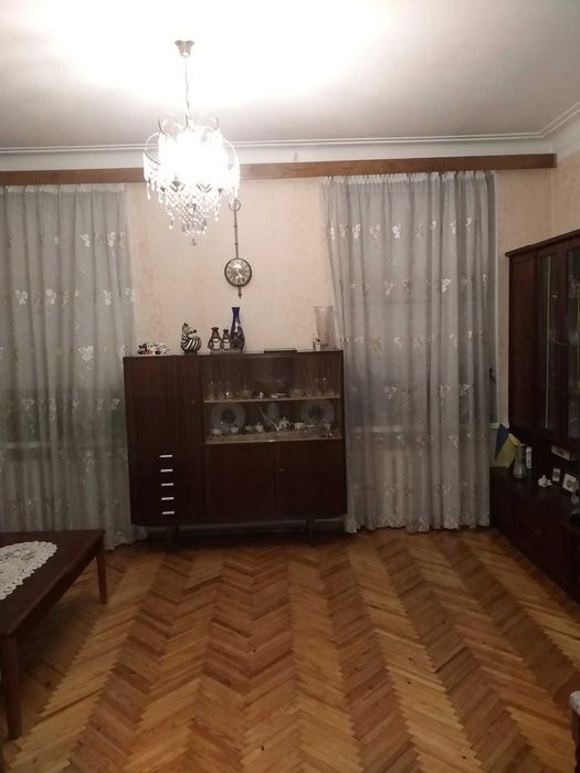 Продам 4х комн кв б-р Шевченко, 3 этаж. 75м р-н Самолёта ТОРГ !!!