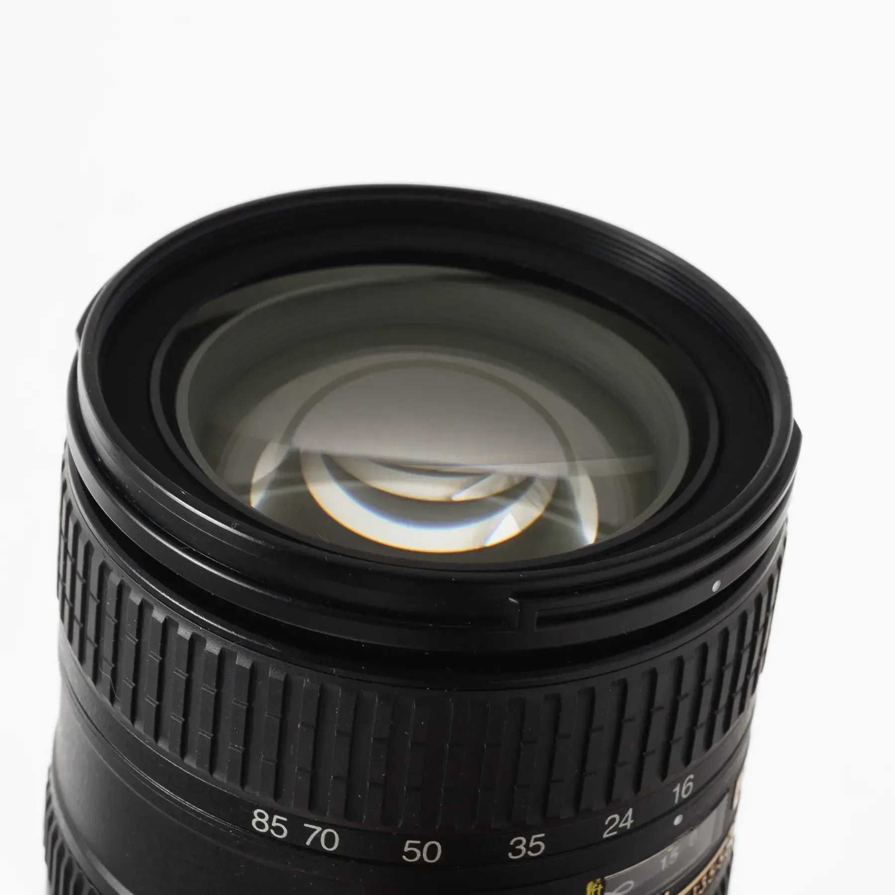 Об'єктив Nikon 16-85mm f/3.5-5.6G ED AF-S DX VR Nikkor