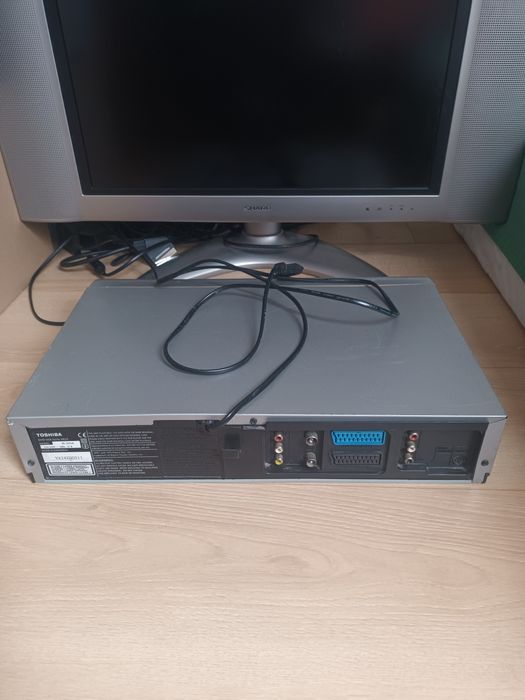 Magnetowid odtwarzacz DVD VHS combo Toshiba SD-25VLSL