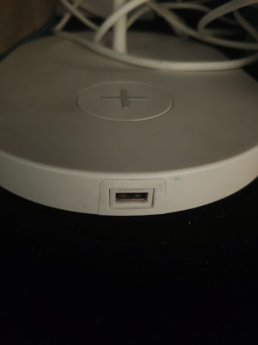 Lampka z podstawką IKEA gniazdo USB