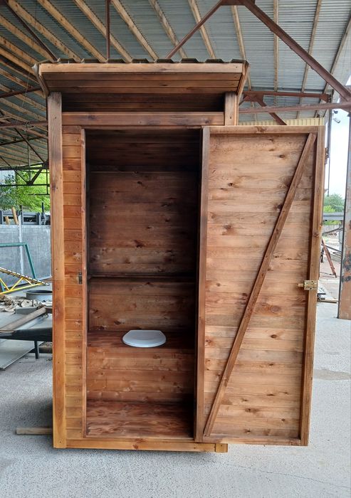 Дерев'яні туалети