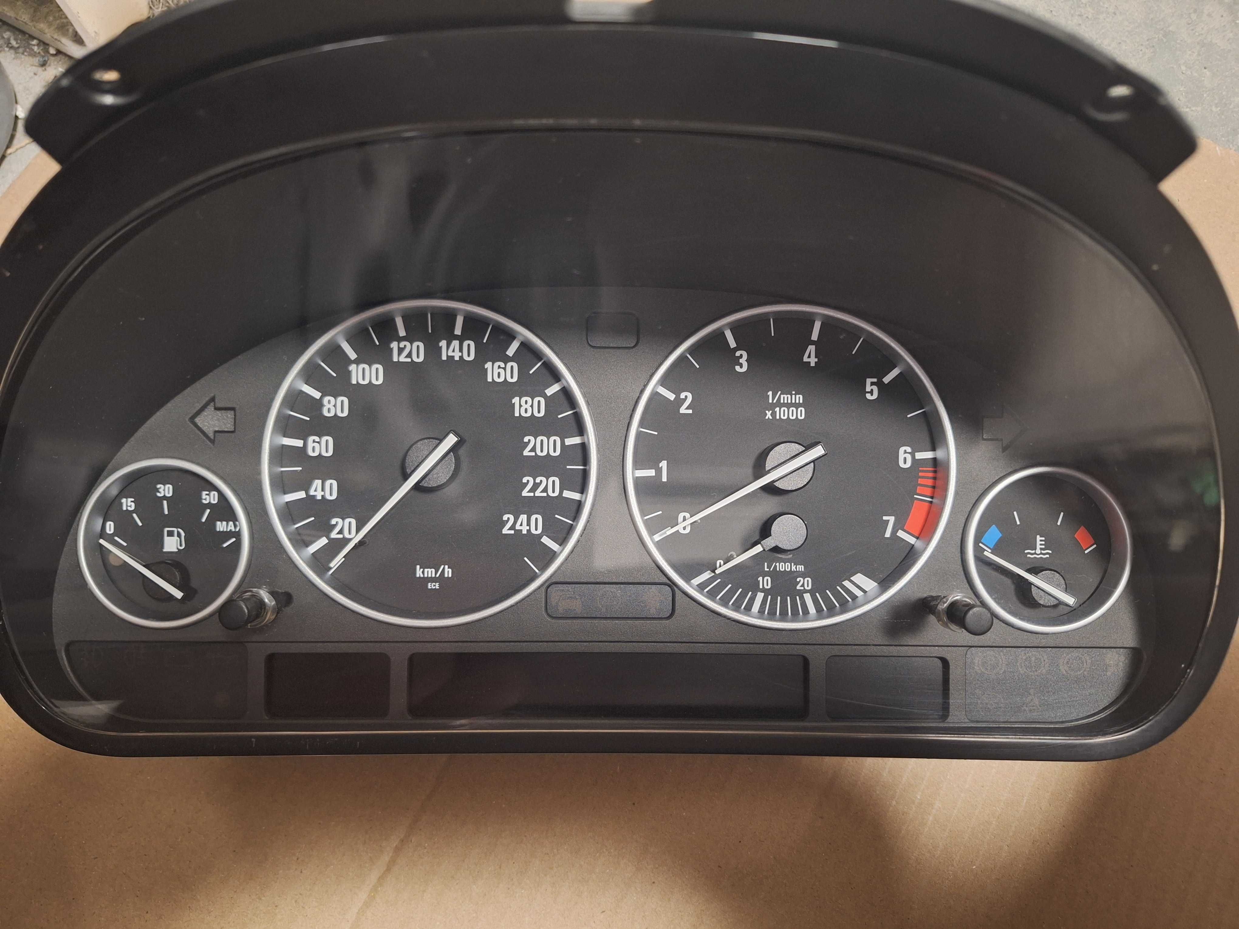Licznik bmw e39 520i 525i 530i manual 2002 rok