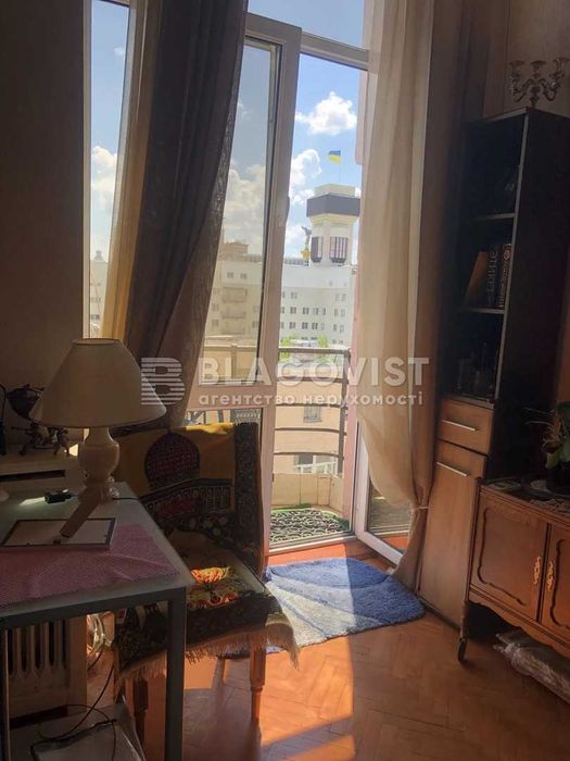 Продаж чудової 2к кв Центр Києва дореволюційний будинок Костельна 7