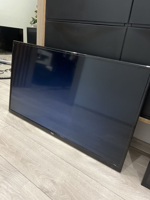 TV TCL 40cali 40” F40B3803 telewizor led uszkodzony, pods i matryca ok