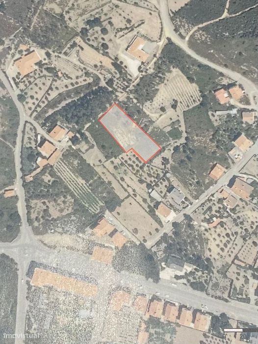 Terreno com duas frentes de estrada e vistas deslumbrantes em Proença-