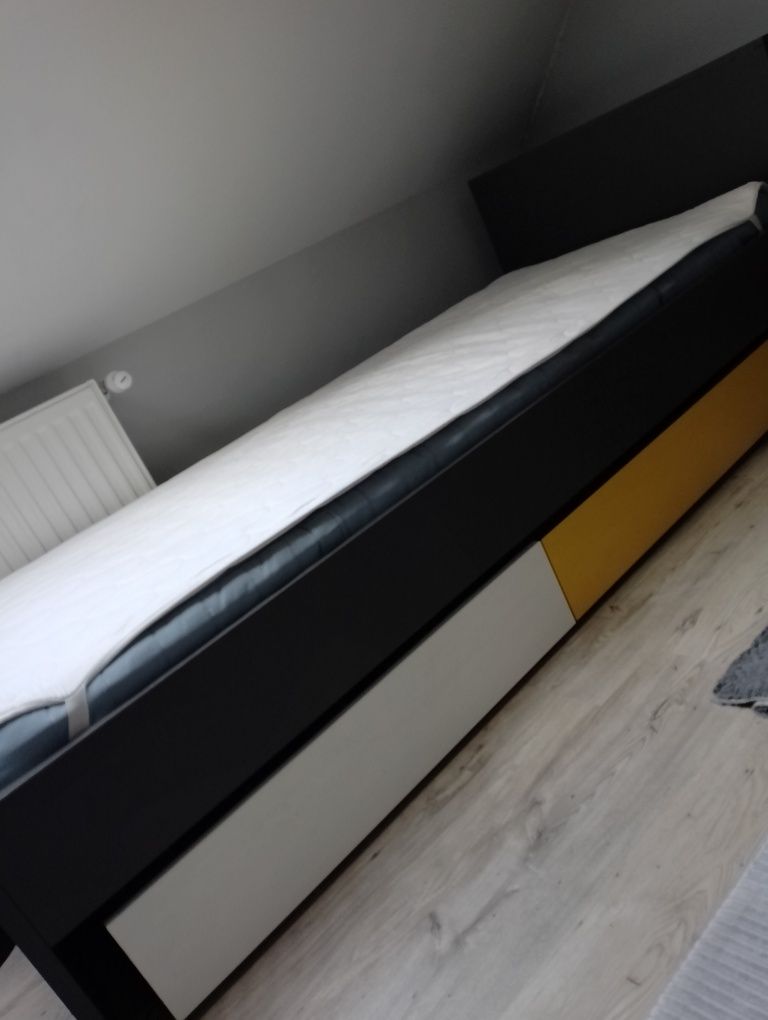 Łóżko młodzieżowe BRW z szufladą i materacem 90x200