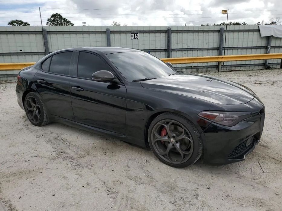 Alfa Romeo Giulia 280KM w drodze do Polski