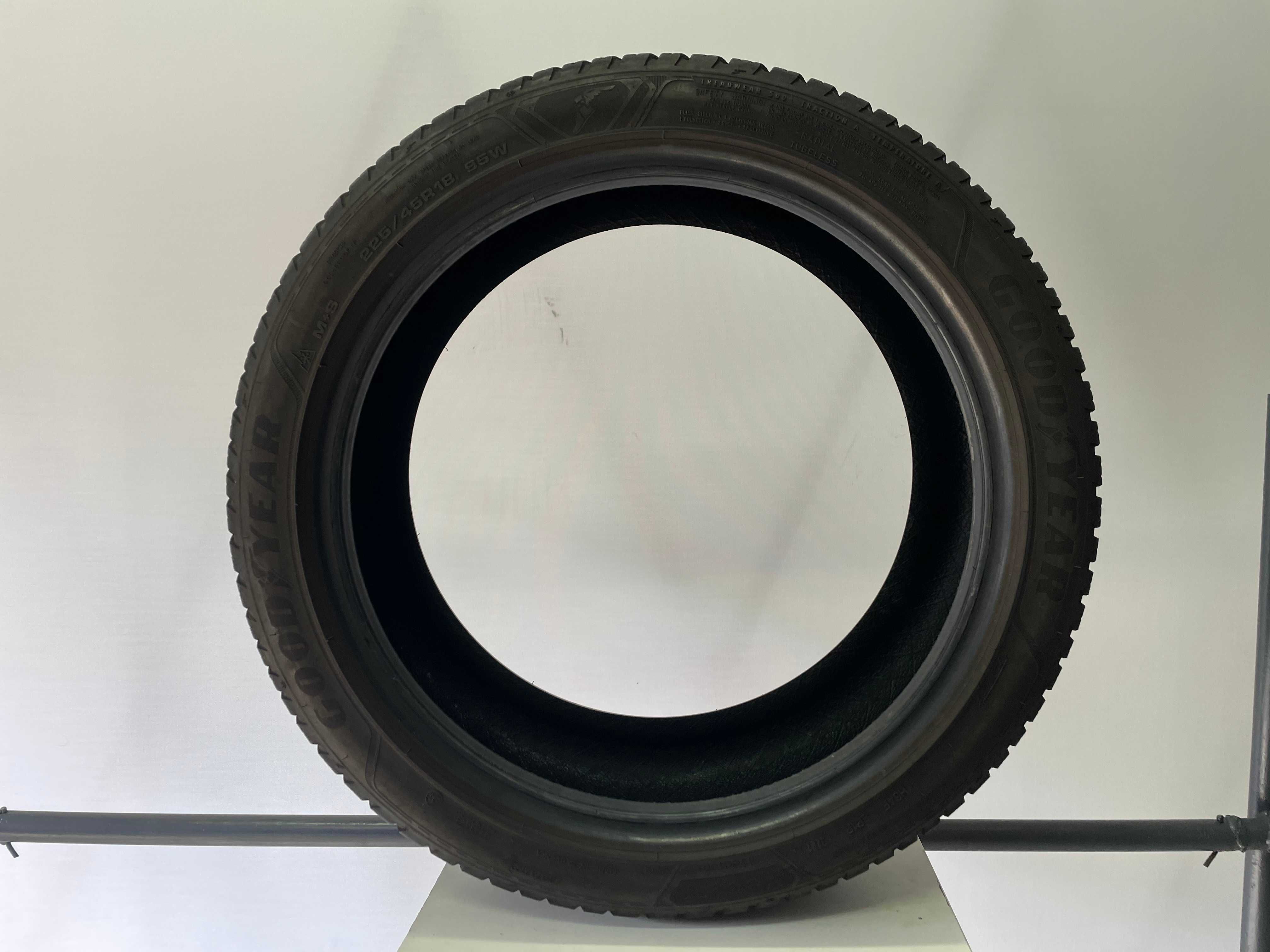 Opona Zima GoodYear Vector 4 Season 225/45R18 Adax Koźle