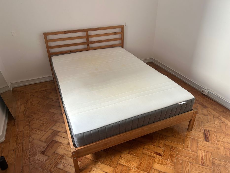 cama IKEA + estrado + colchão 140x200
