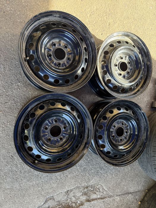 4 Felgi stalowe 15 cali 4x114.3 et 45 66.1 mm Renault nissan almera