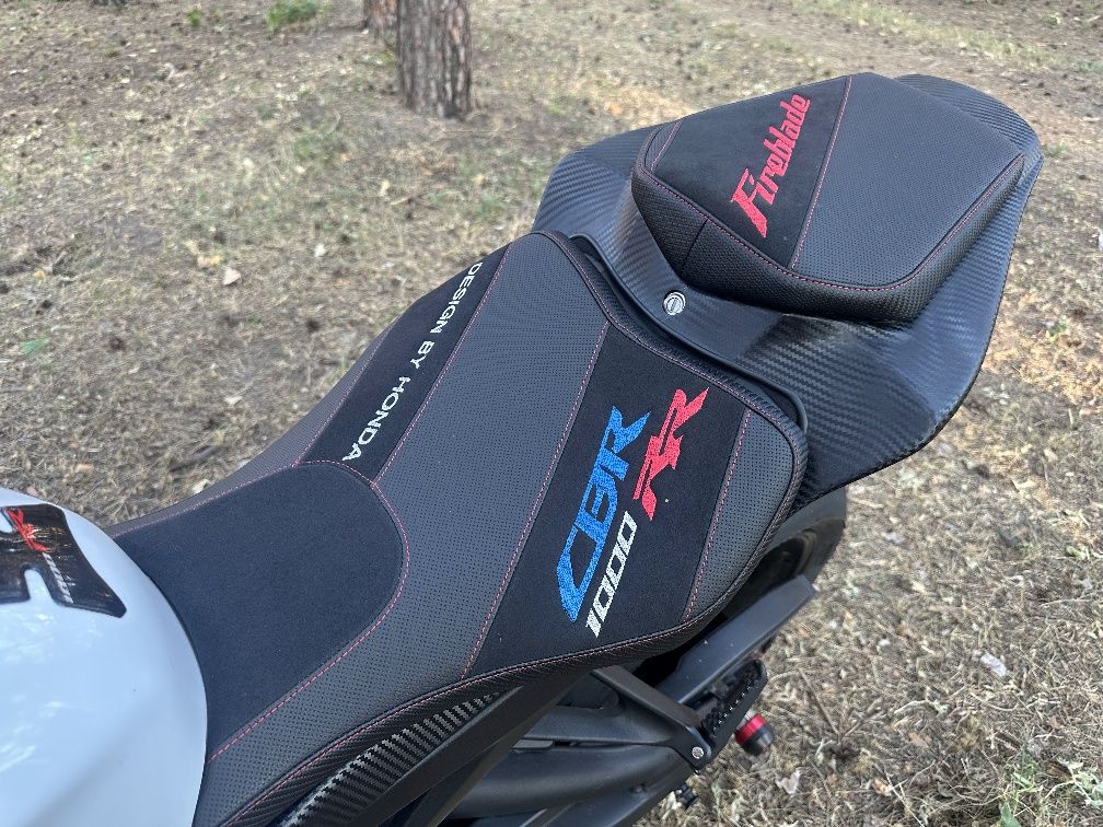 Honda cbr1000rr в гарному стані