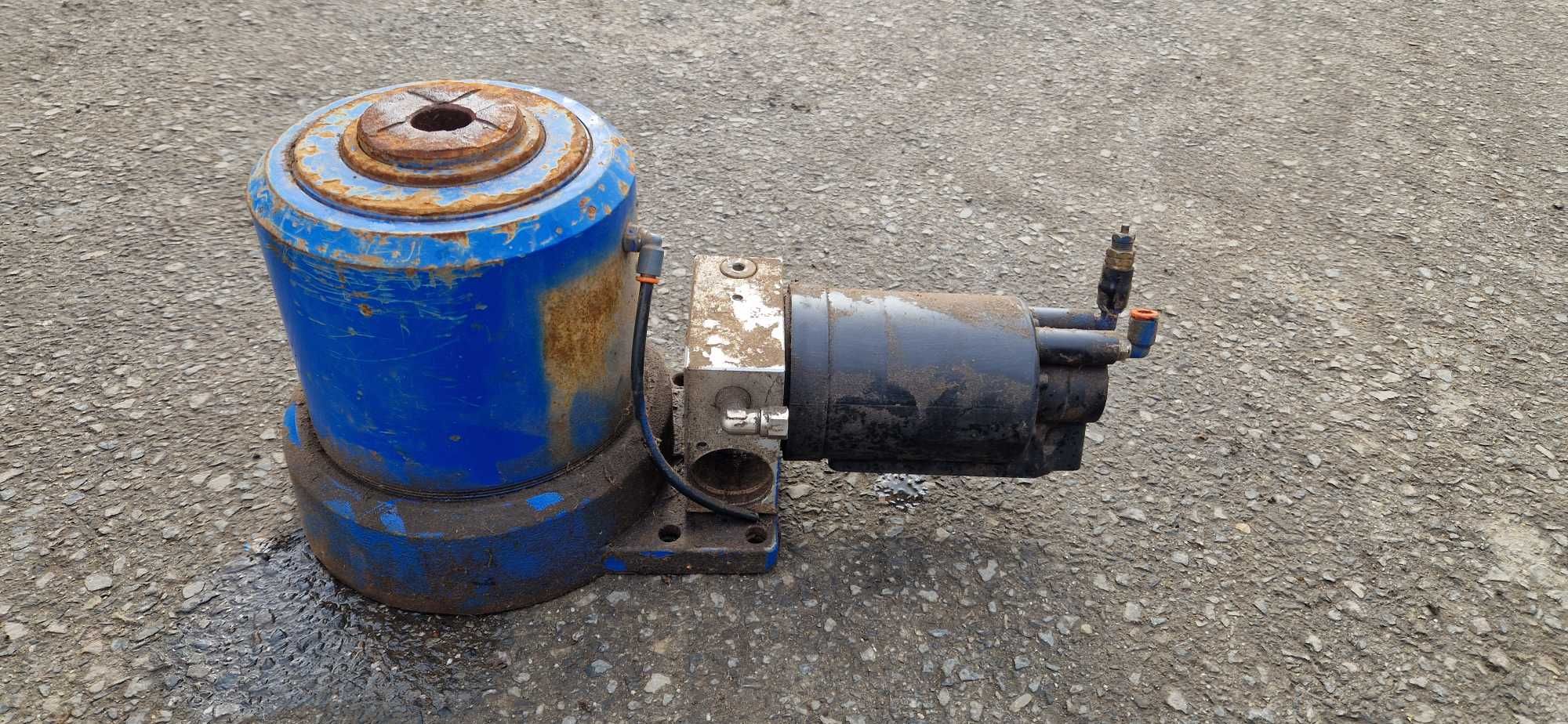Podnośnik pneumatyczny Jack AC Hydraulic Denmark pneumatyczny 25T 50T