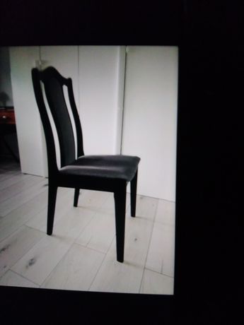 Krzesła drewniane czarne
