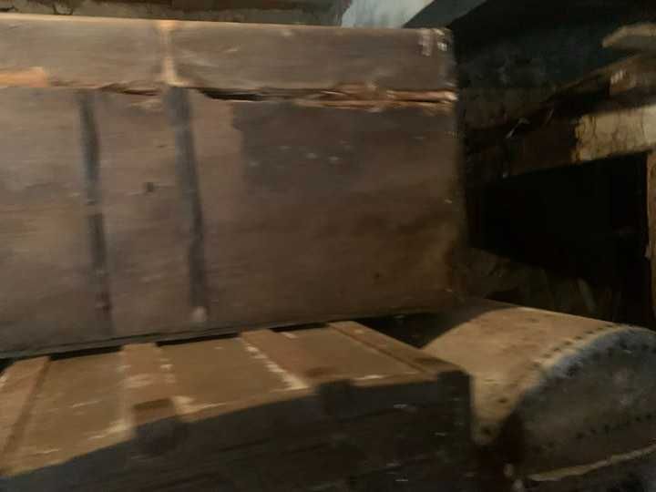 Malas e baus  antigas para decoração