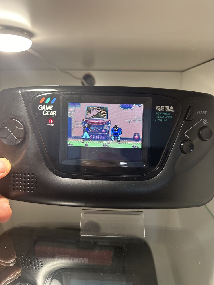 Sega Game Gear com tela nova IPS, Bateria USB-C e shell Nova