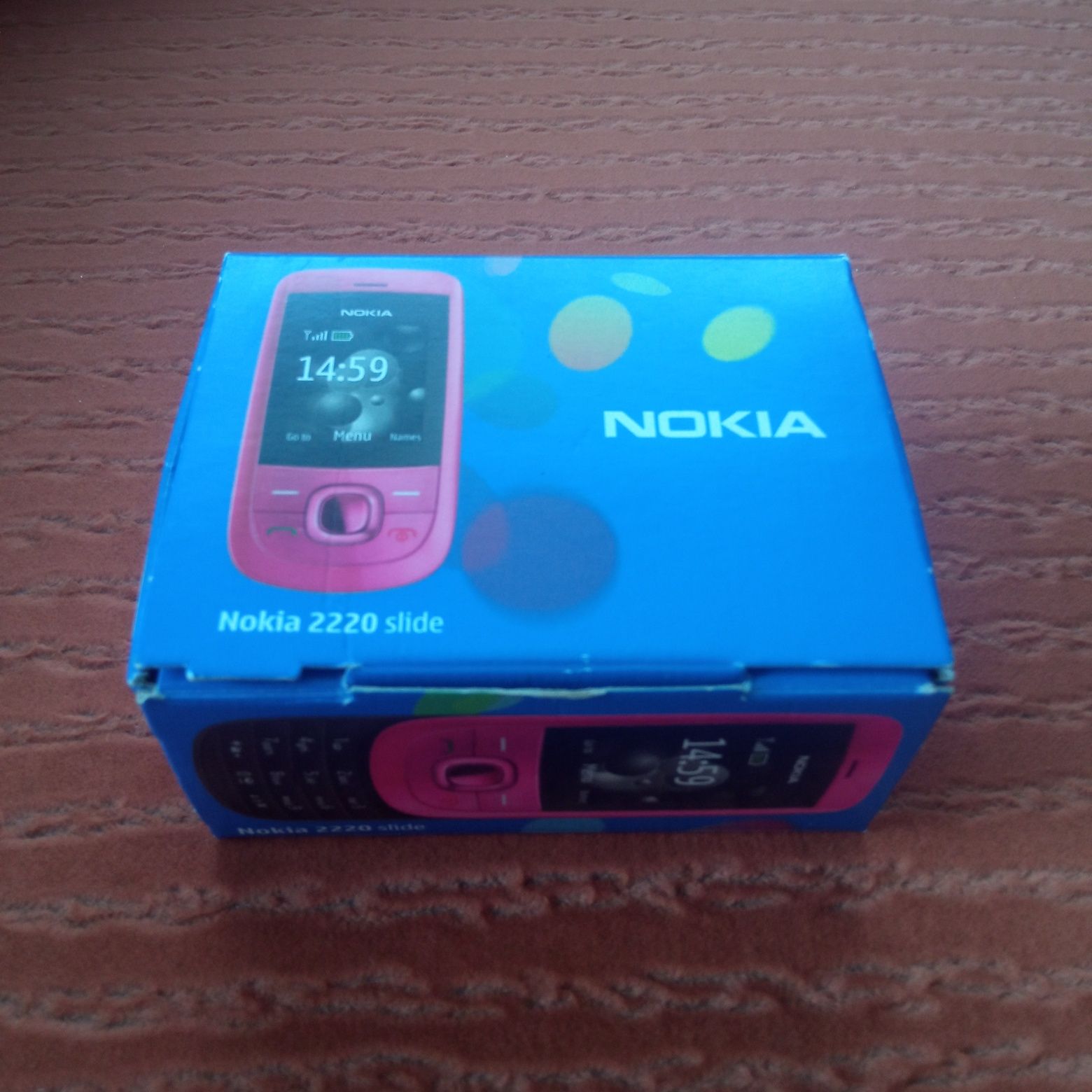 Телефон Nokia 2220 slide