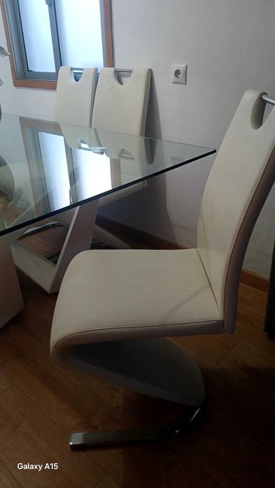 Mesa mais 6 cadeiras