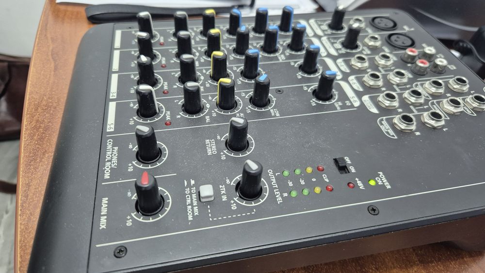 Мікшерний пульт rcf lpad 6