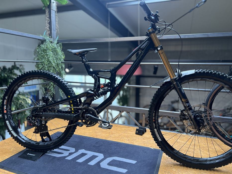 Rower Downhill  SANTA CRUZ V10 8 CC DH X01 2025