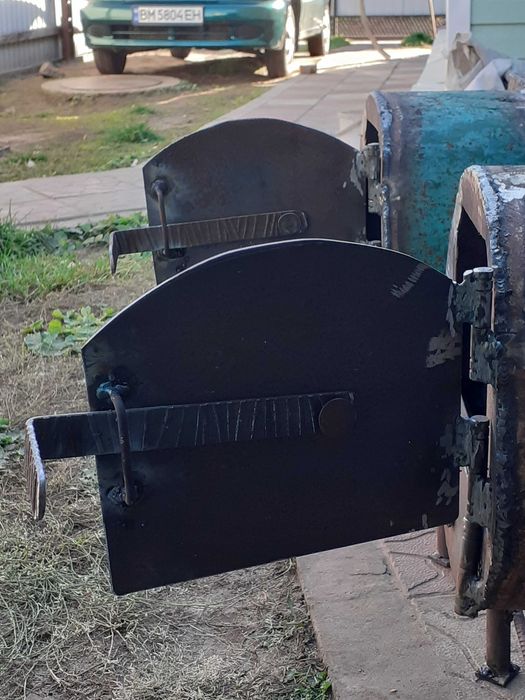 Продам 2 буржуйки ,колисники з арматури 12мм, ціна 3300 гр за штуку