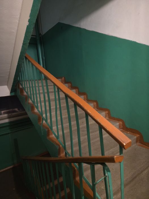 Продам 2 кімн квартиру в районі 13 школи