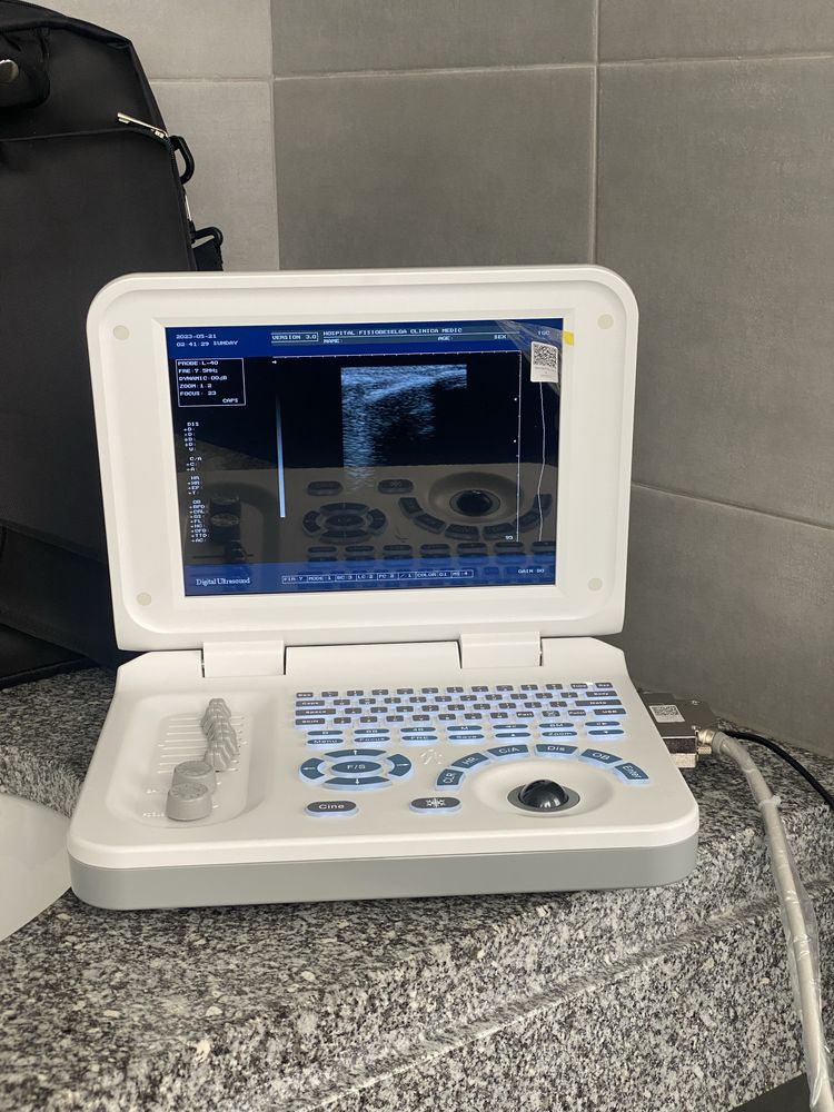 Ecografo marca Ultrasound 10,4”
