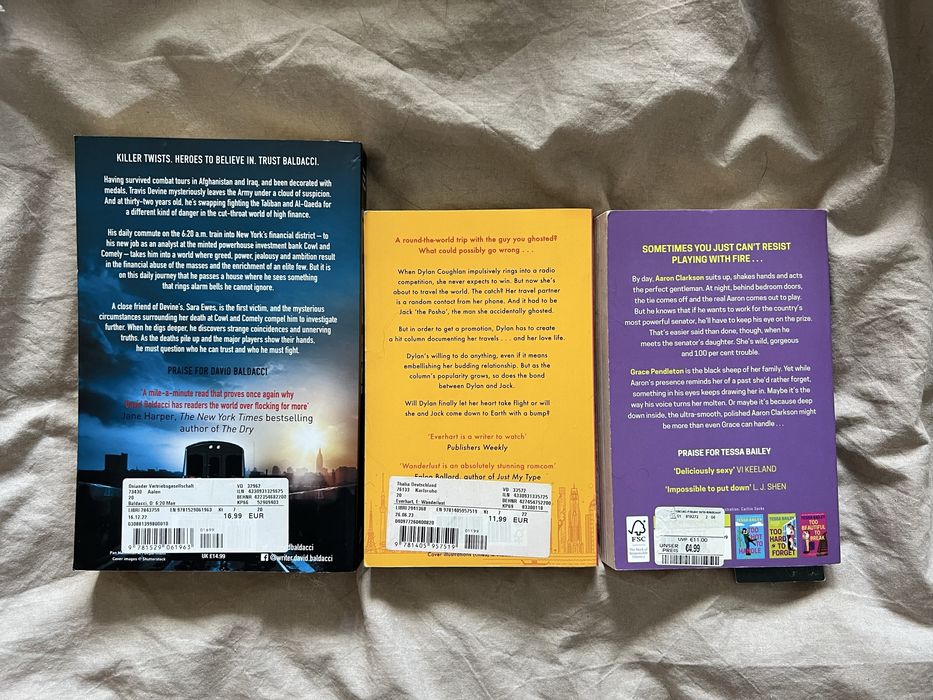 Книжки англійською та українською