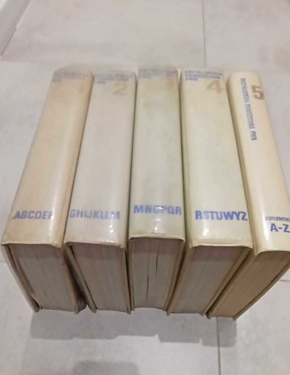 Encyklopedia Powszechna PWN 5tomów.