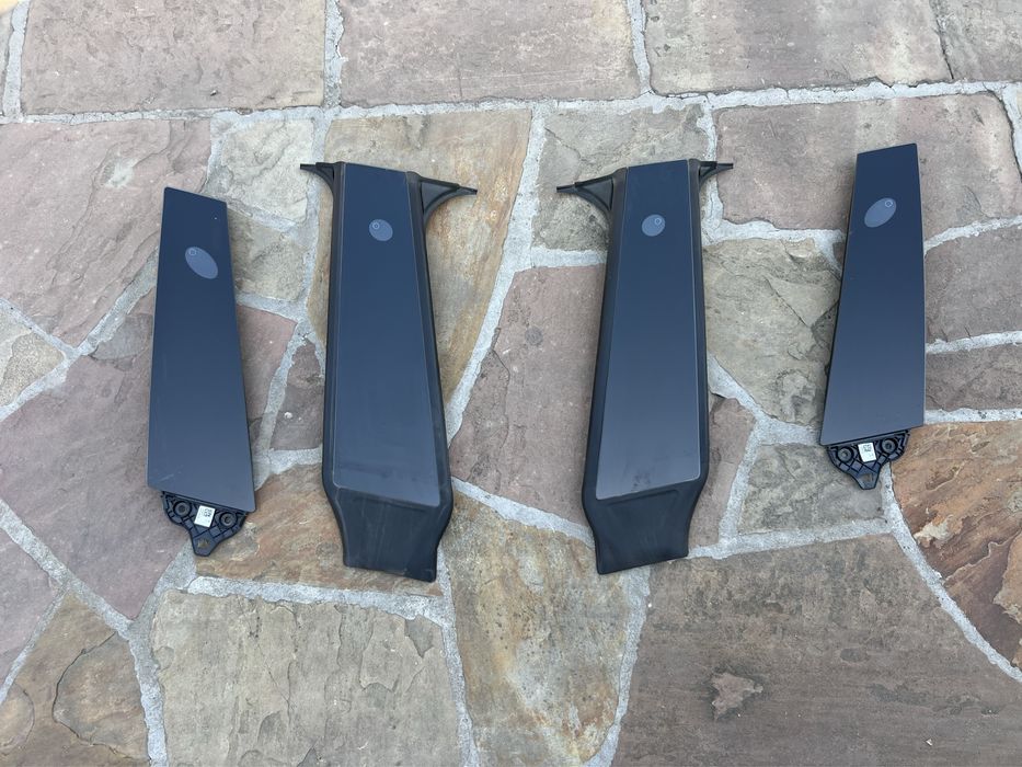 Tesla Model Y молдинг зовнішній задній лівий