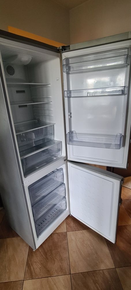 Lodówka BEKO CN 232220 X 186cm Srebrna