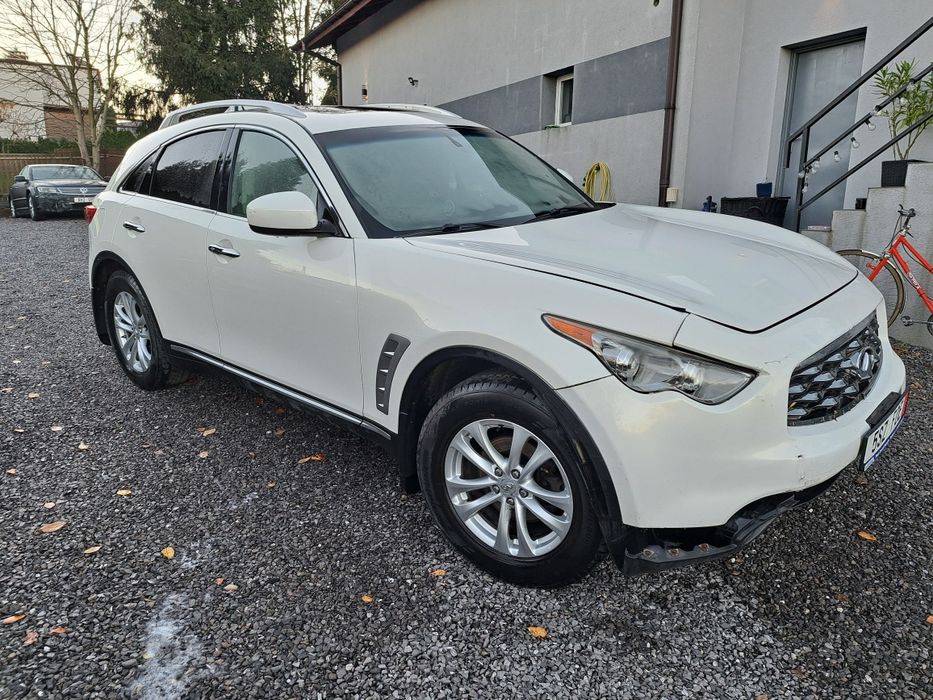 Infiniti FX35 b+ gaz lekko uszkodzony