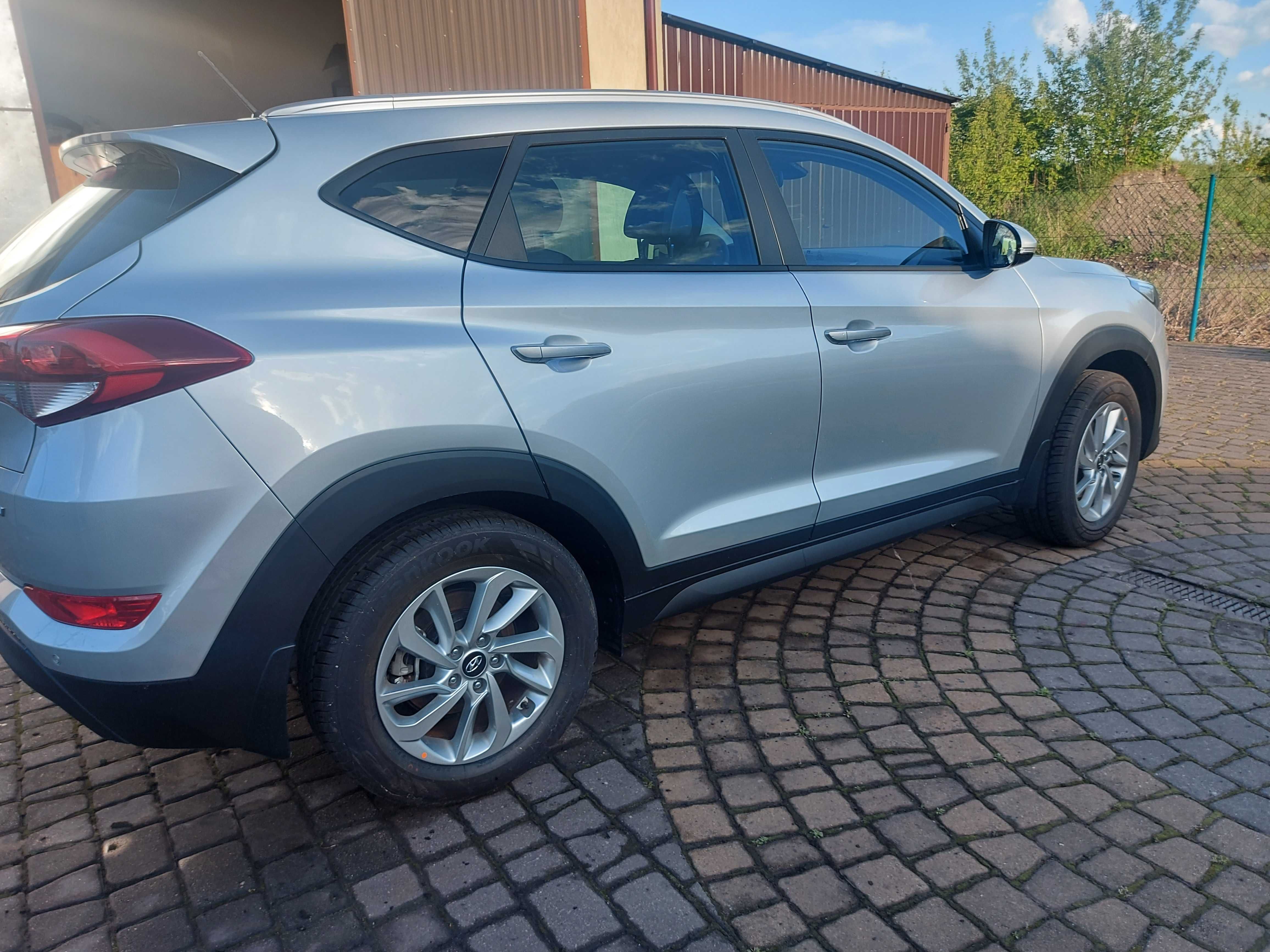 sprzedam samochód SUV HYUNDAI TUCSON 2017 stan idealny
