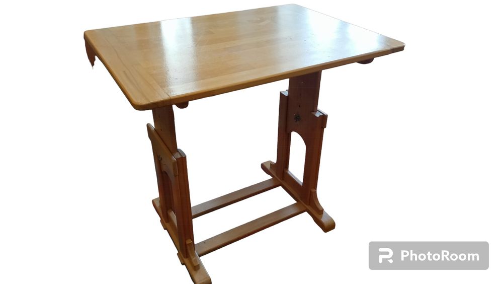 Продається дитячий столик. 280 грн доставка