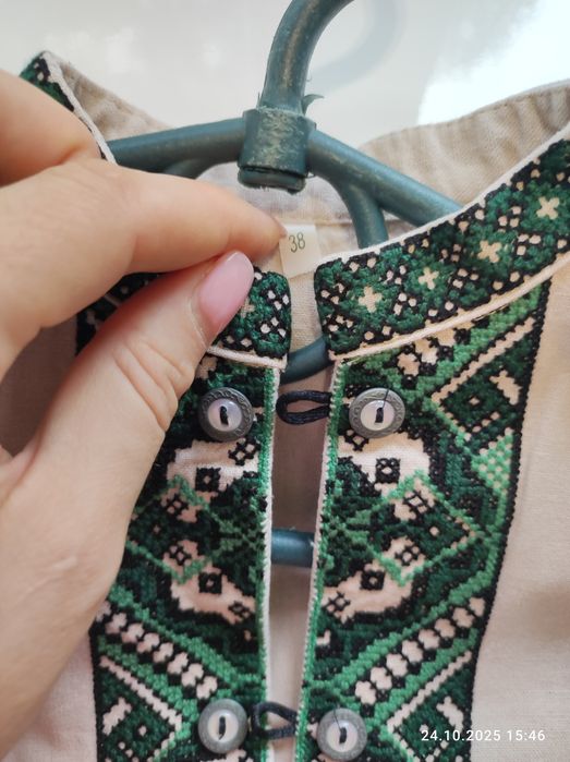 Вишиванка для хлопчика, колір беж, вишивка хрестиком, на 10-11 років