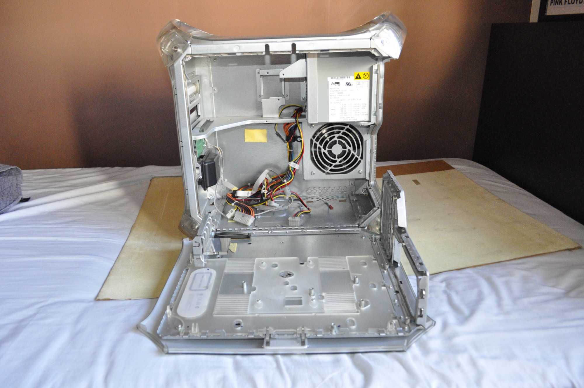 Caixa de Apple Power Mac G4 Quicksilver com fonte de alimentação