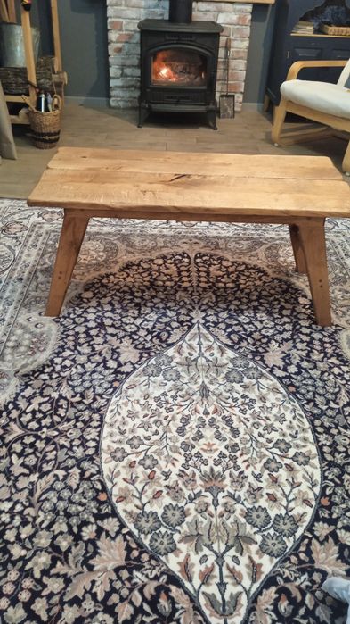 Стіл з дуба в скандинавському стилі