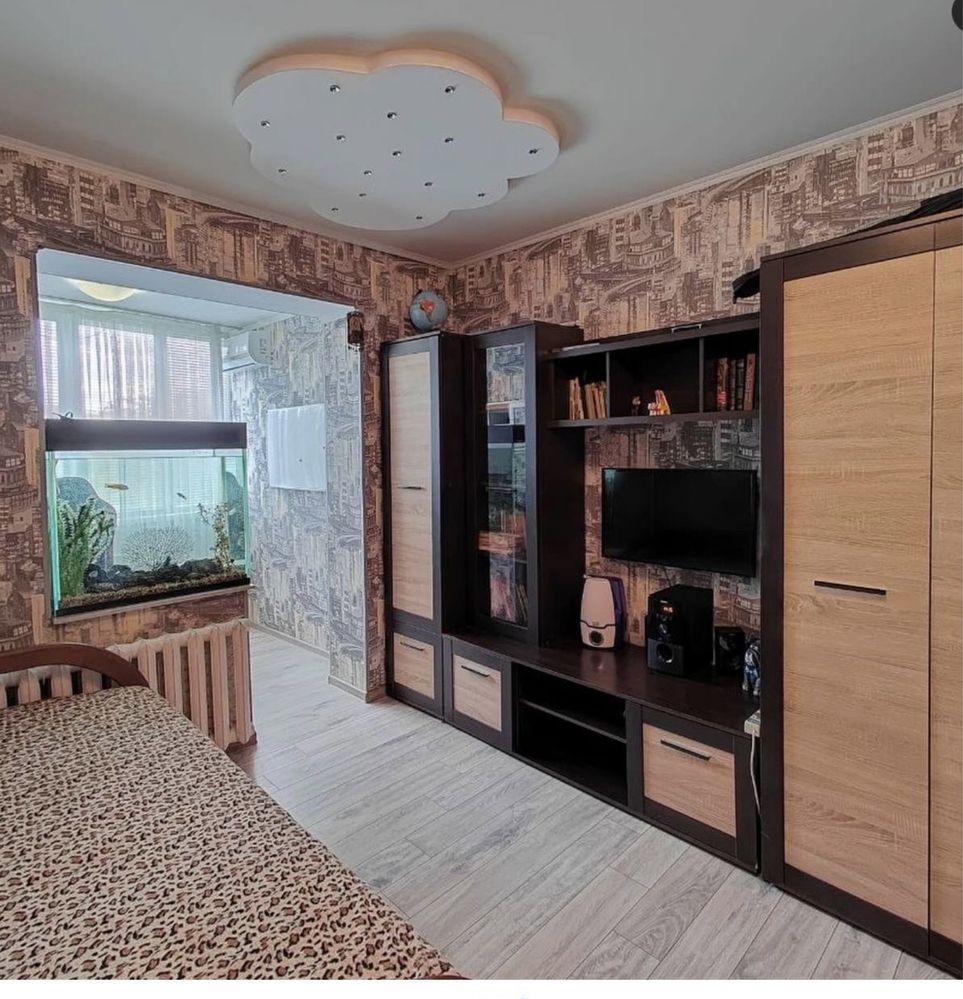 Продам  редкую Большую 5 к Тополь 3 капремонт