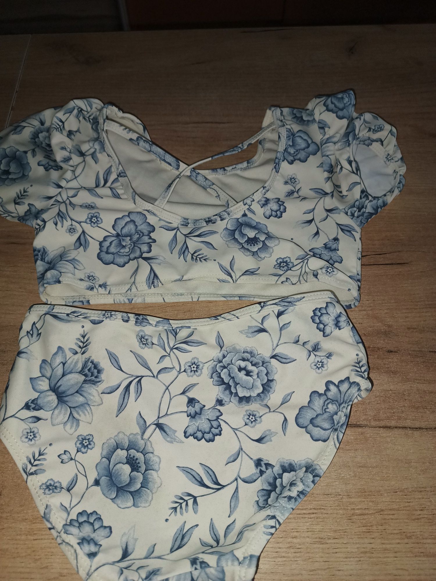 Piękny 2 częściowy strój kąpielowy Newbie 110/116cm