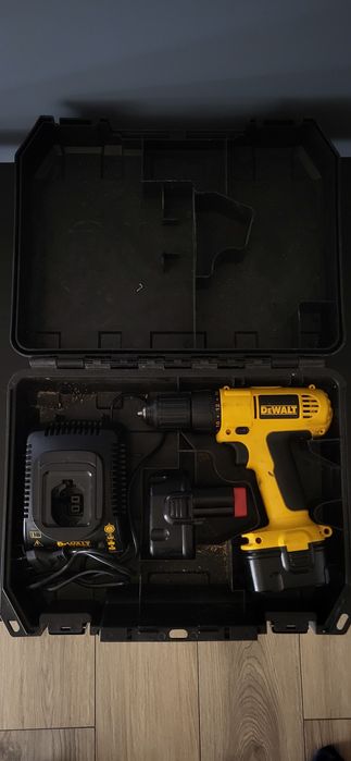 Шуруповерт dewalt