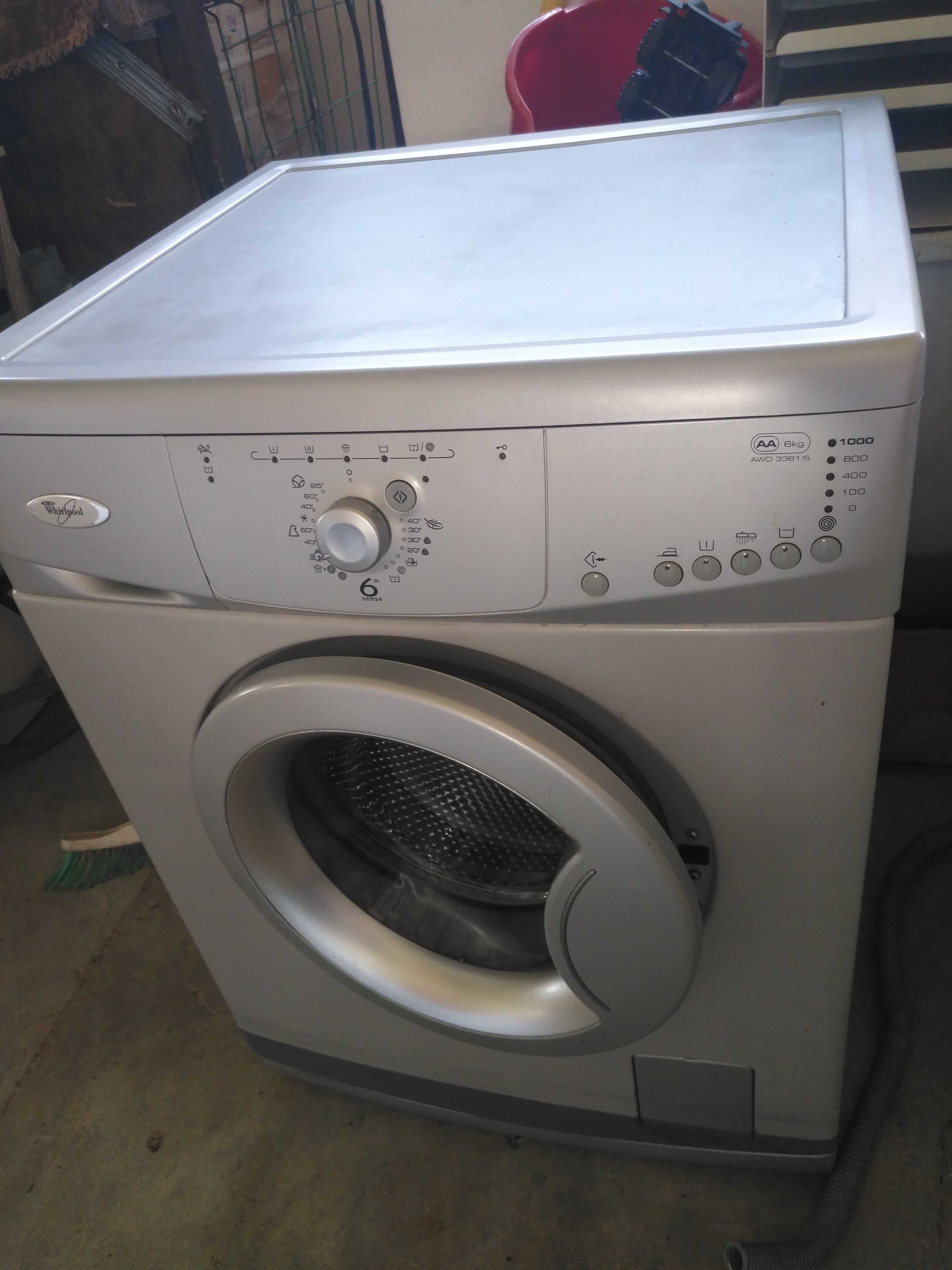 Máquina lavar roupa Whirlpool bom estado físico e tecnico