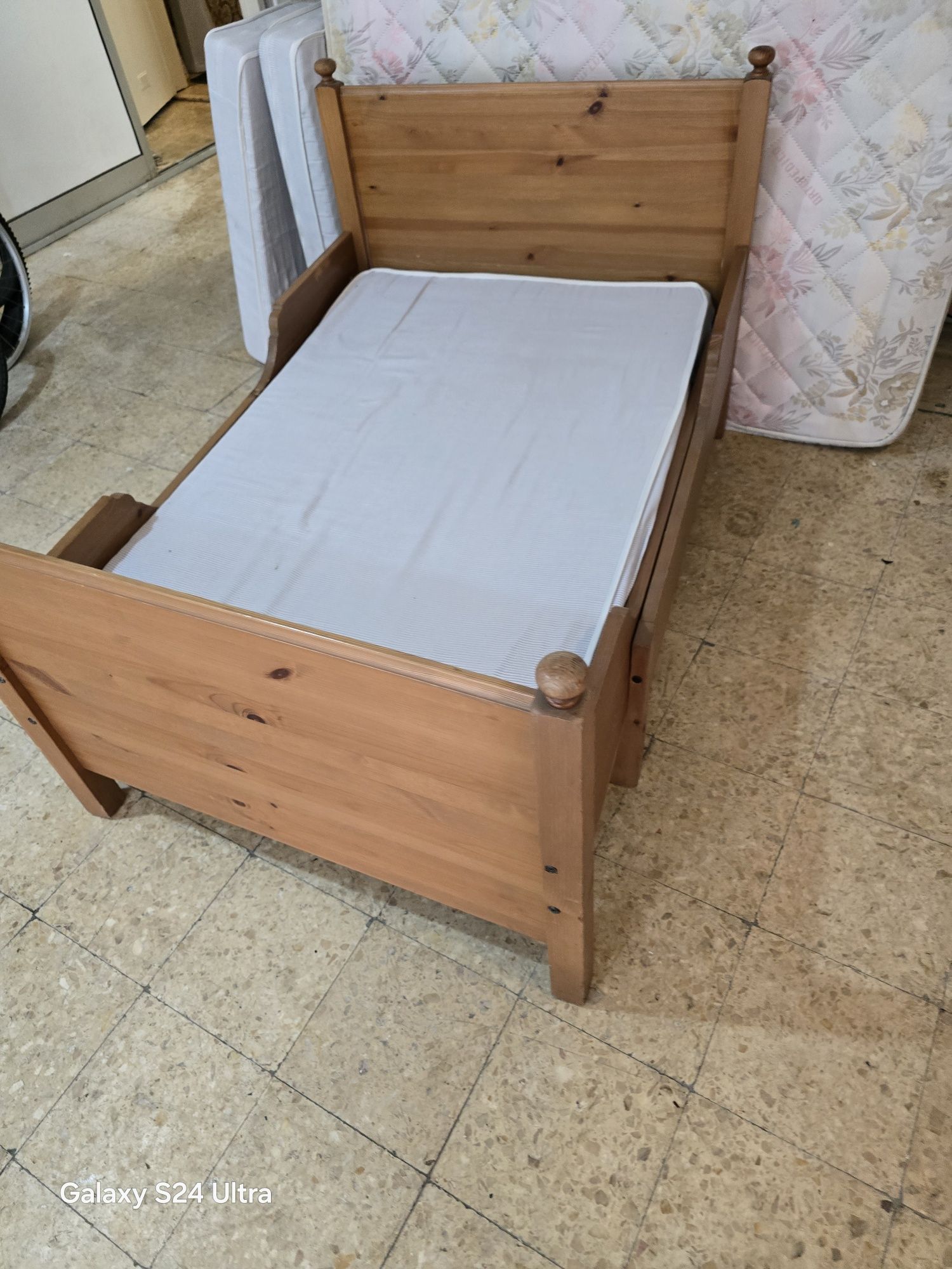 Cama ikea  criança