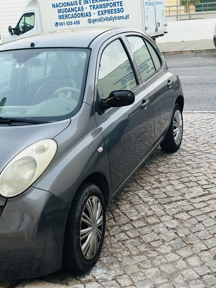 Nissan micra/gasolina