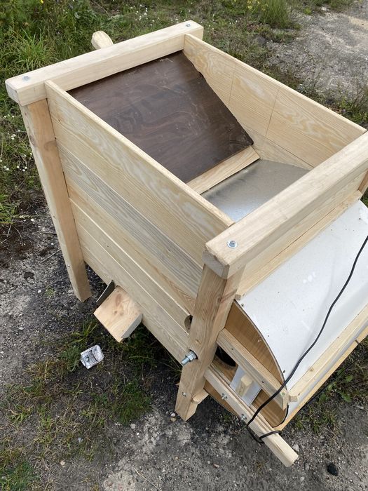 Młynek do zboża elektryczny