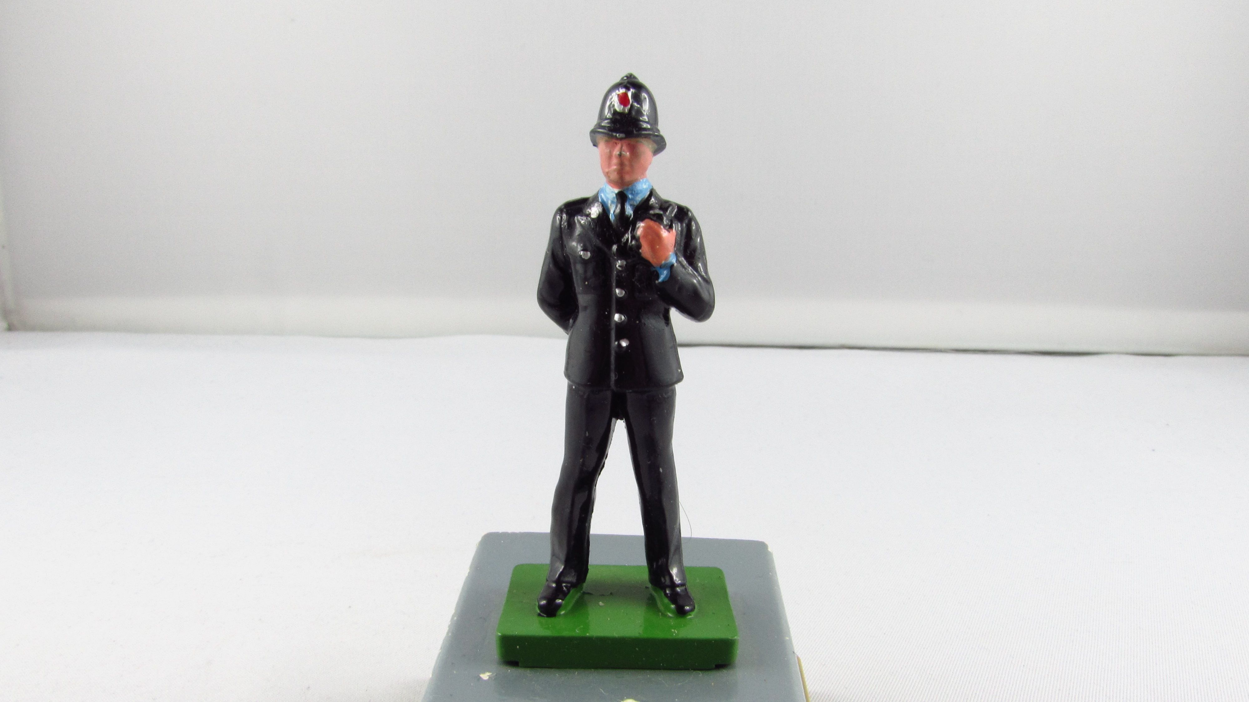 BRITAINS - British Policeman Policjant Brytyjski