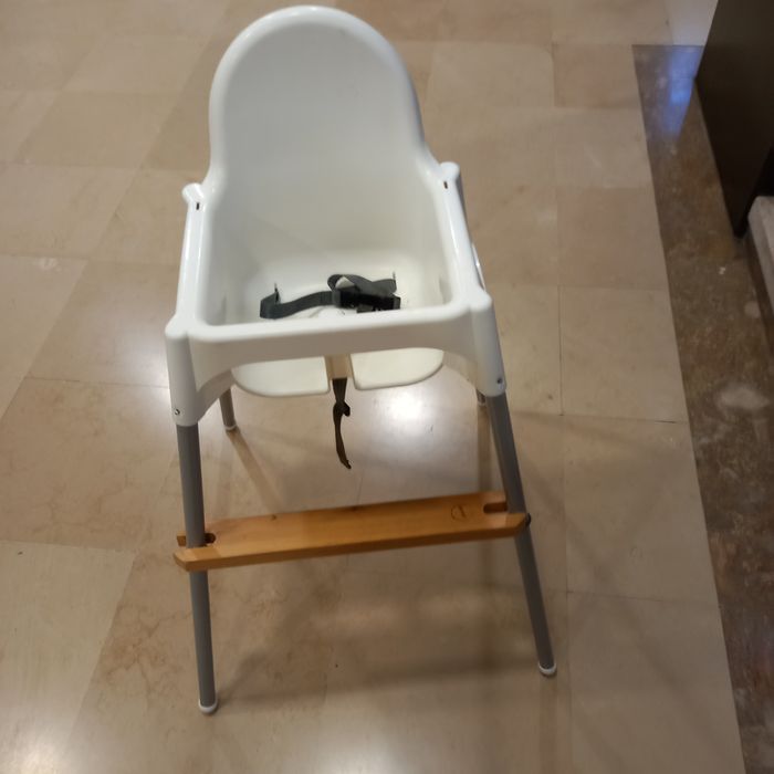 Cadeira de criança  para as refeições