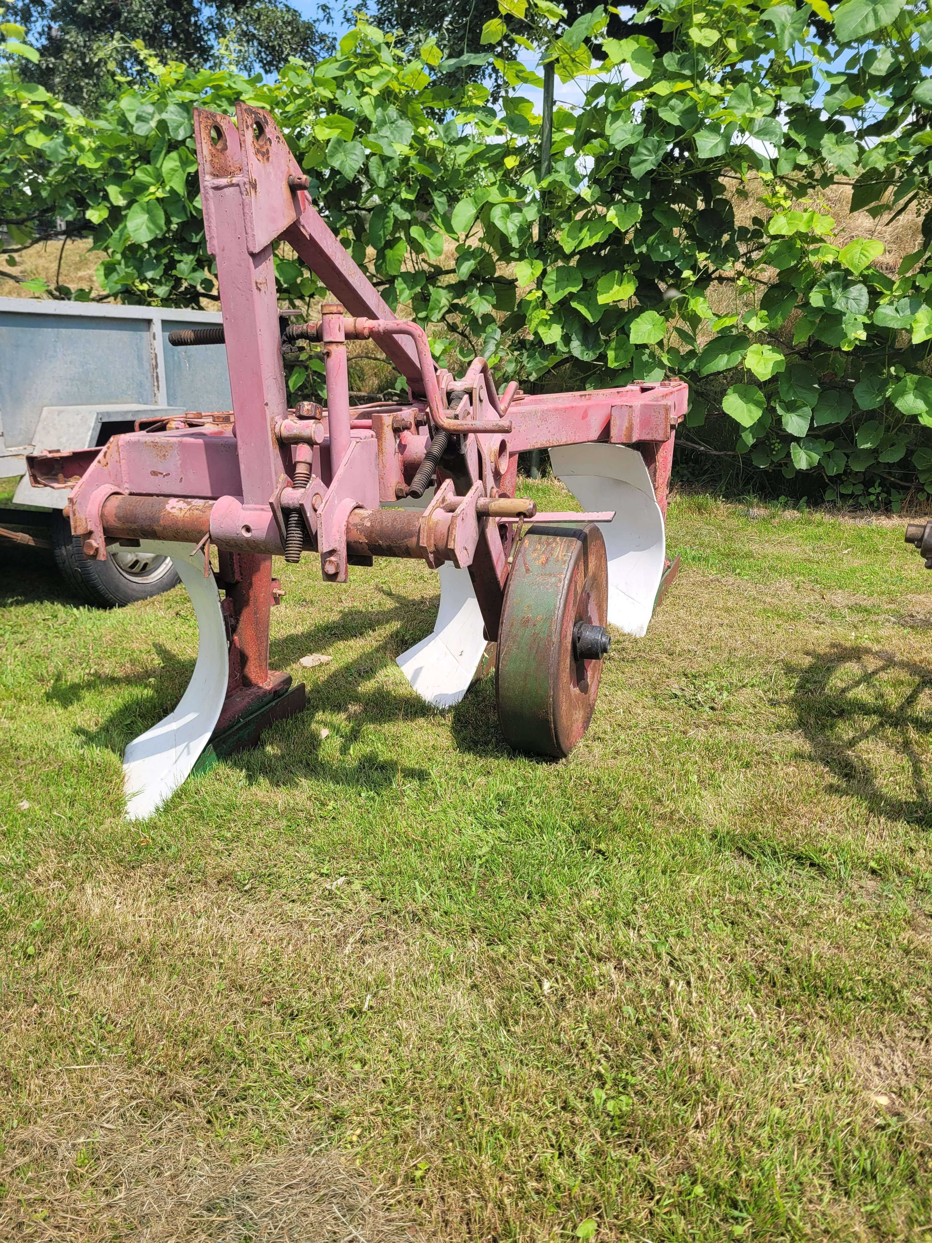 Pług  3   skibowy