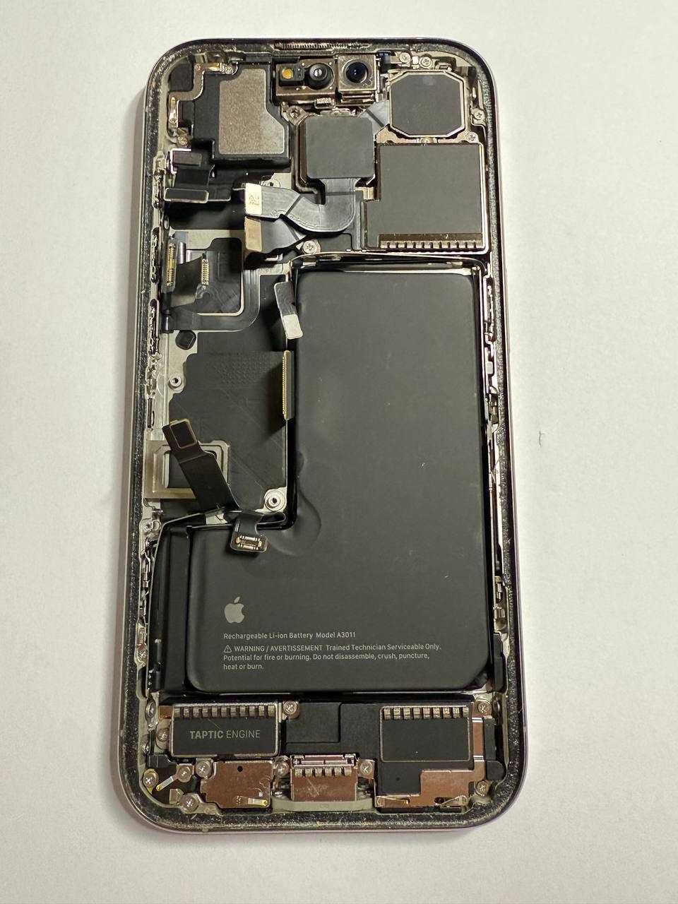 Корпус и все содержимое Iphone 15 Pro в идеале