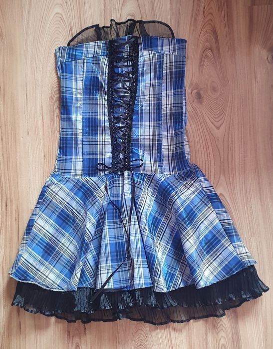 Sukienka w niebieską kratkę