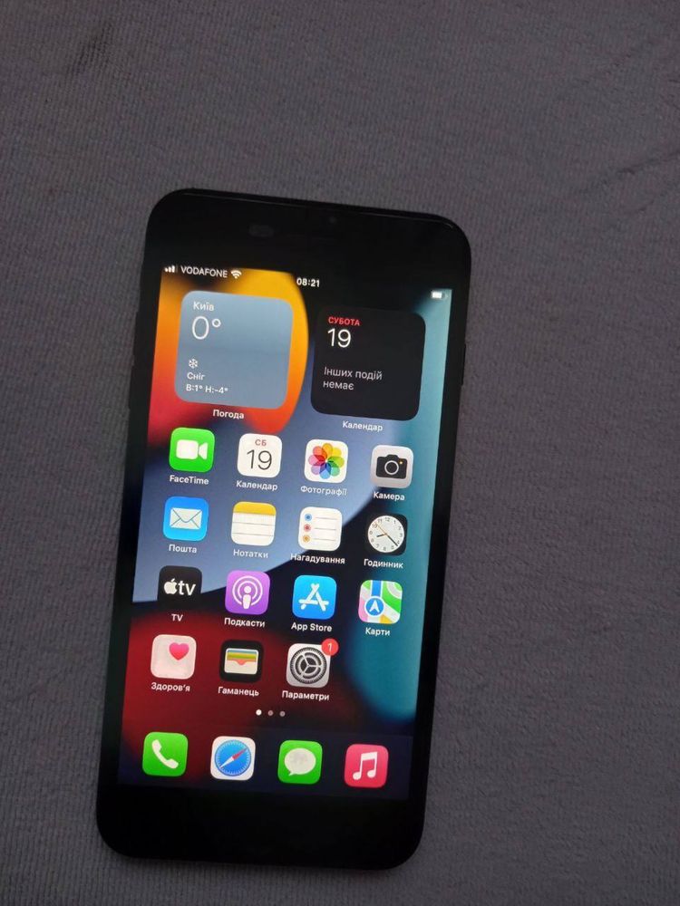 Айфон 7+ в дуже хорошому стані