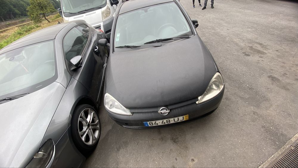 Opel corsa 2002 1.2 com ar condicionado 700€